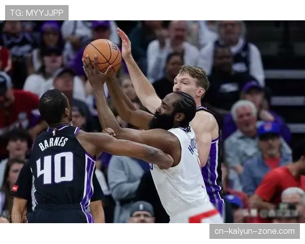 杰伦·布朗高效突破带动球队进攻节奏明显提升对阵快船表现抢眼