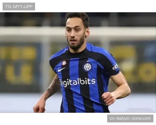 在控球体系下皮尔洛与恰尔汗奥卢的传球分散趋势形成对比