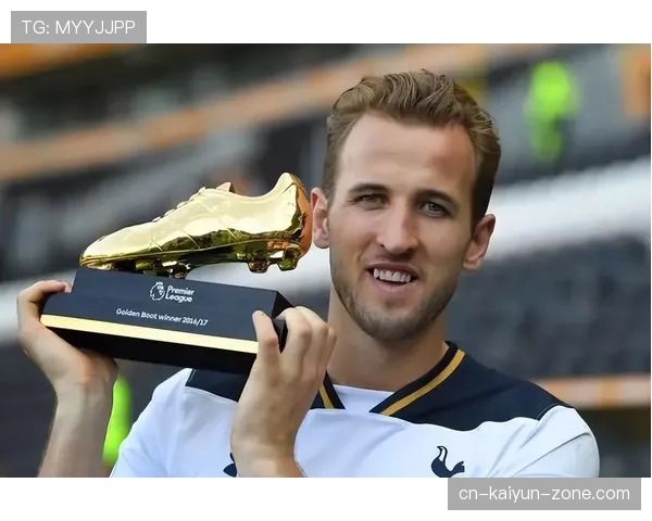 本泽马与凯恩的战术角色差异如何影响各自的终结方式？